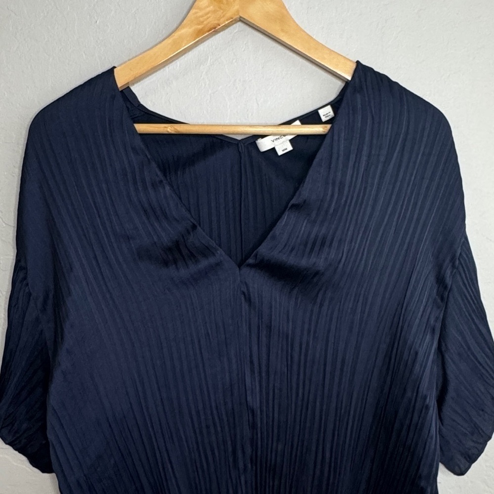 Vince Flutter Sleeve Crushed Satin Top Size M - Picture 6 of 11